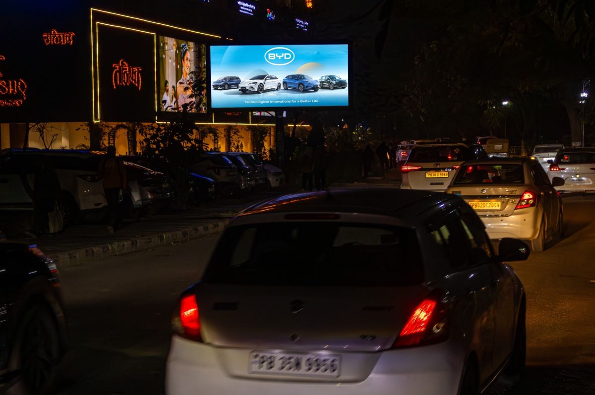 Phase 5 Market Near Tanishq